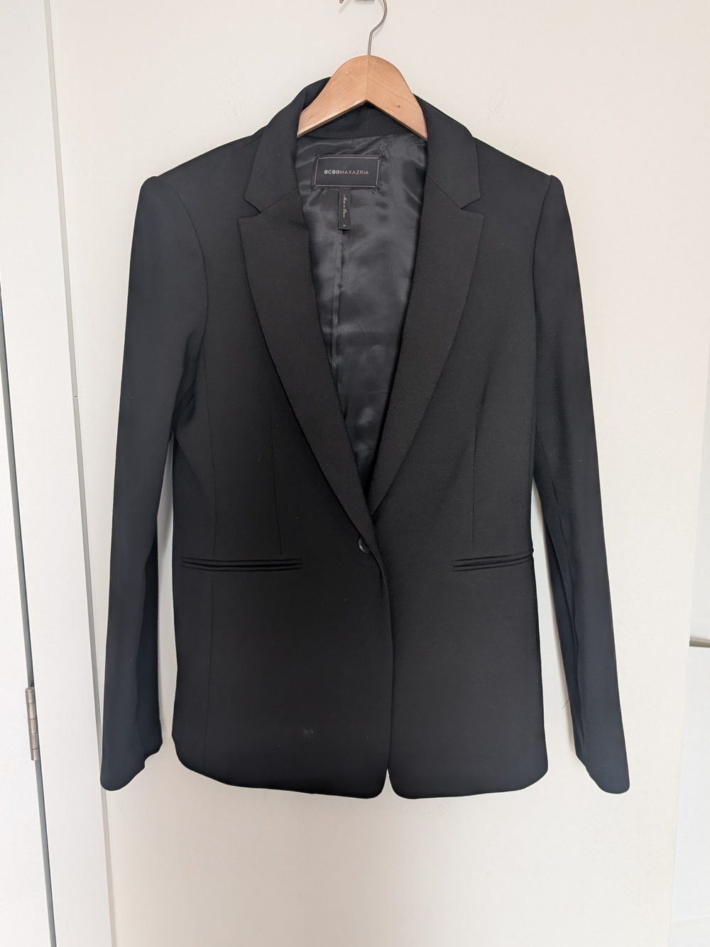 BCBGMaxAzria Black Single-Button Notch Lapel Blazer